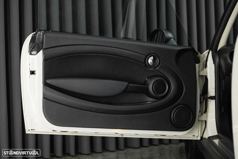MINI 3 Portas One D - 27