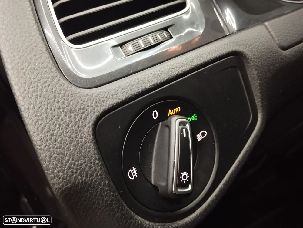 VW Golf Variant 2.0 TDi R-Line DSG - 17