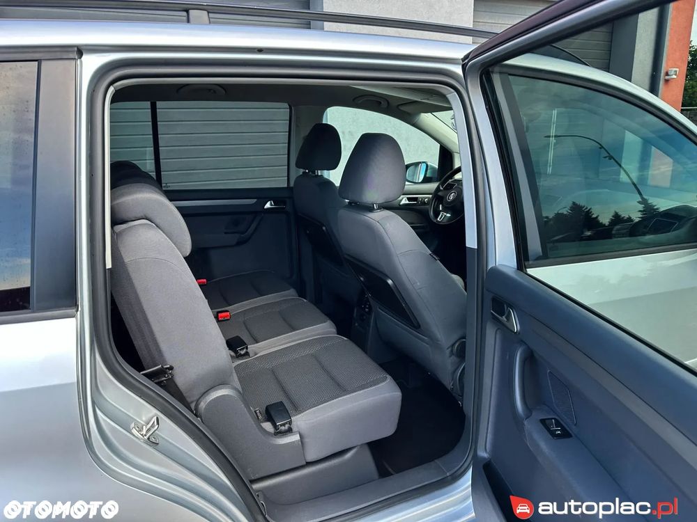 Volkswagen Touran - 27