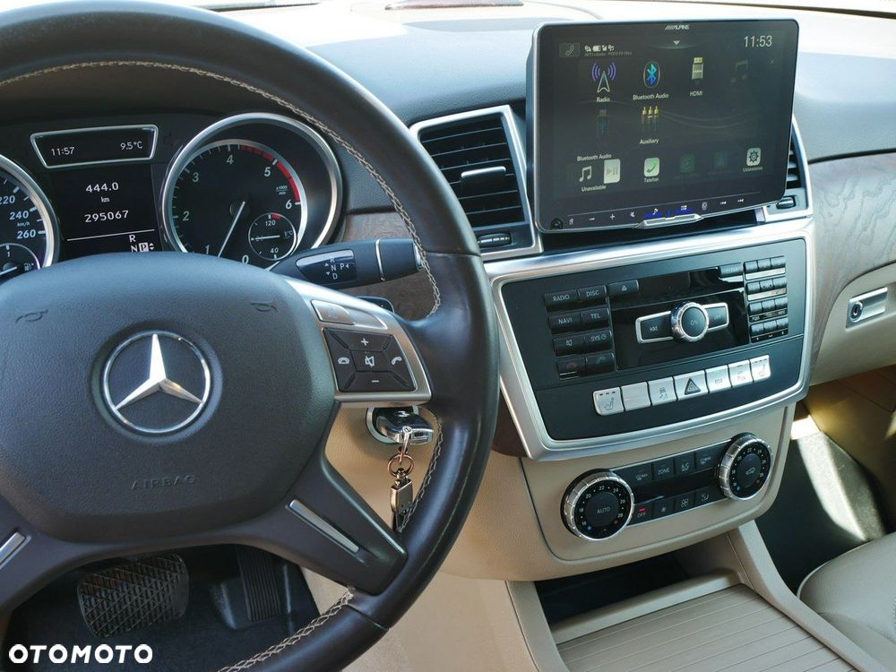 Mercedes-Benz ML - 21