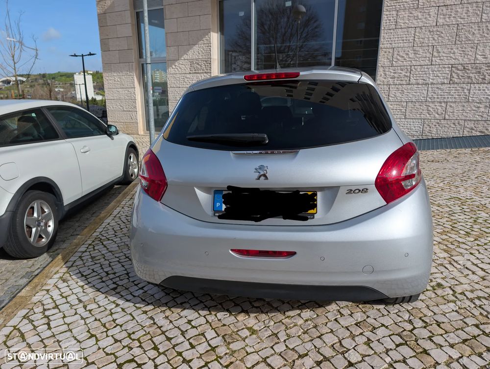 Peugeot 208 1.4 HDi Allure - 5
