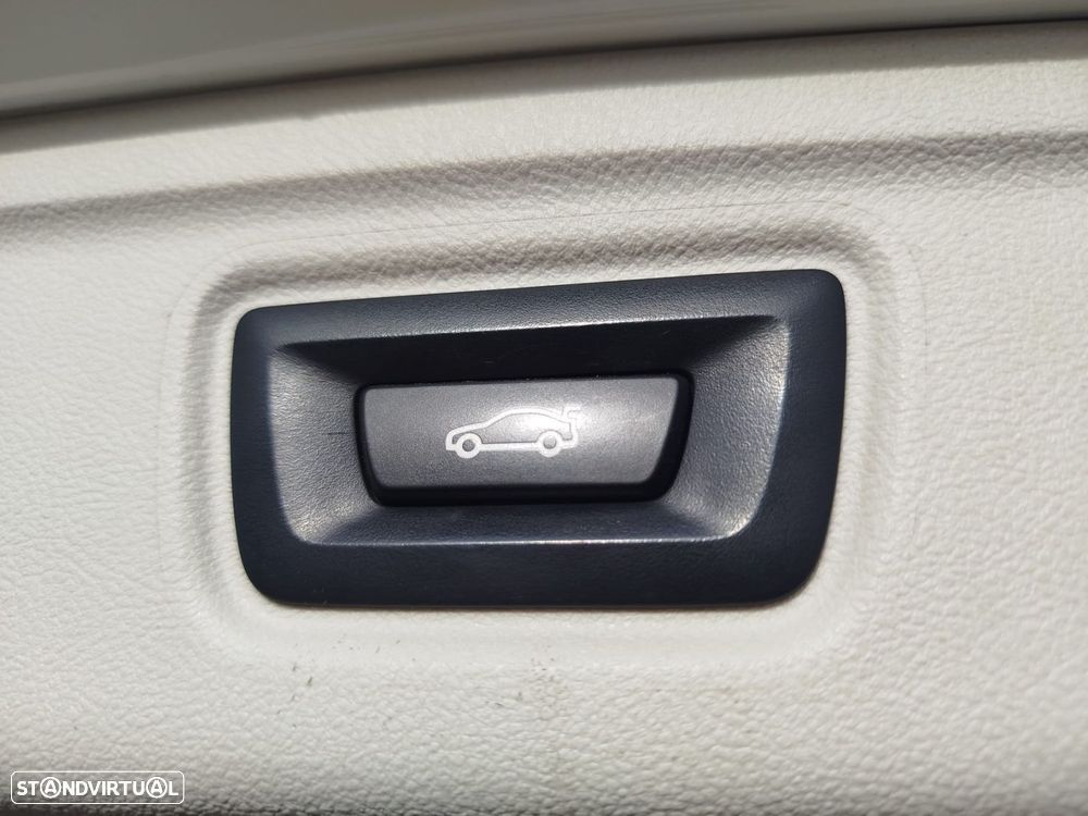 BMW 318 d Aut. Sport Line - 12