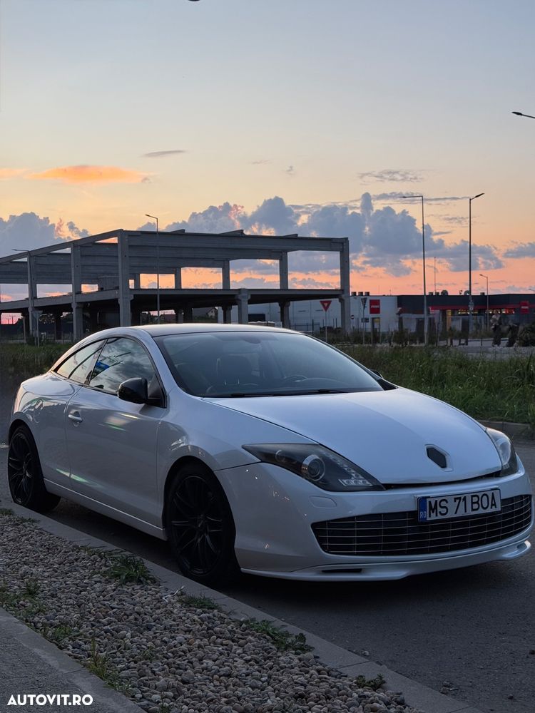 Renault Laguna - 1