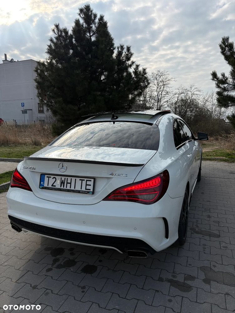 Mercedes-Benz CLA 250 4-Matic AMG Line - 6