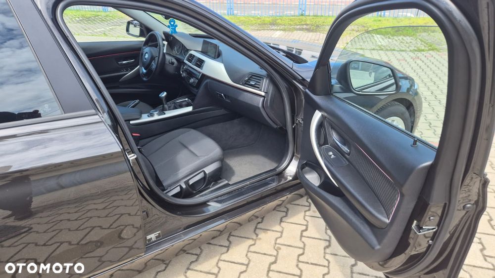 BMW Seria 3 316d - 12