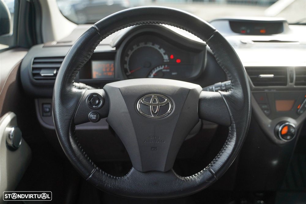 Toyota iQ 1.0 VVT-i Essential+AC - 15