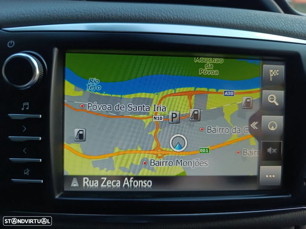 Toyota Yaris 1.5 HSD Comfort+Navi - 45