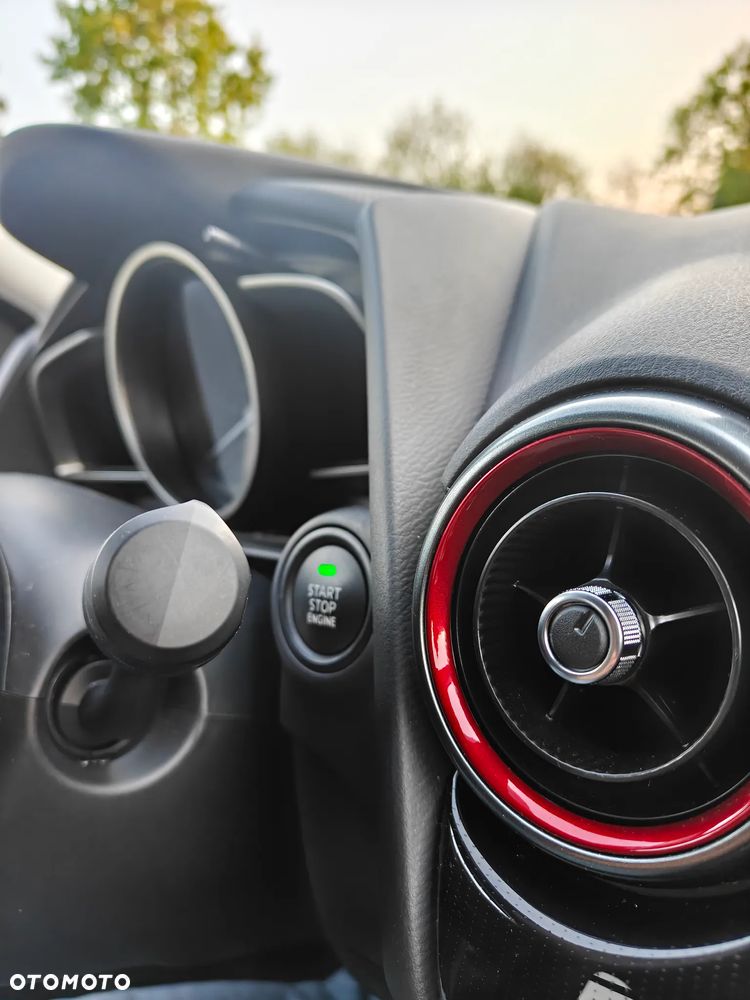 Mazda 2 SKYACTIV-G 90 Homura - 11