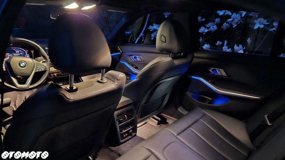 BMW Seria 3 330i xDrive M Sport sport - 38