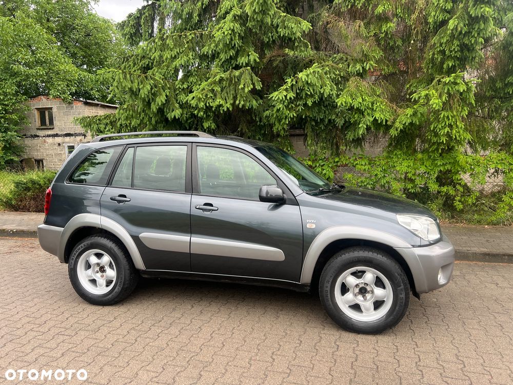 Toyota RAV4 - 3