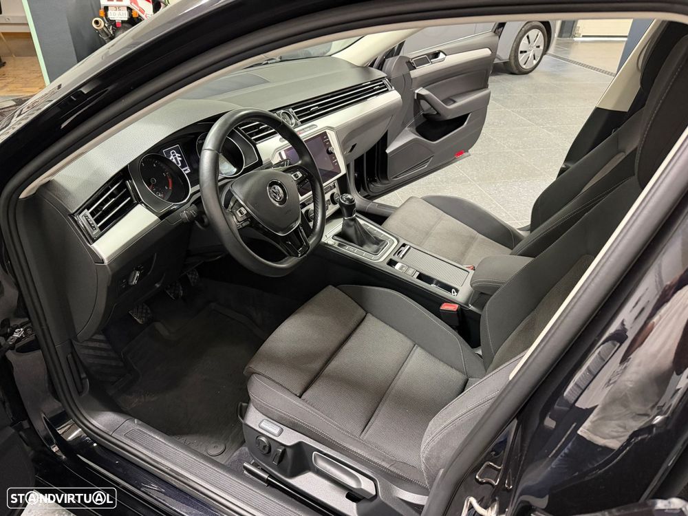 VW Passat Variant 1.6 TDI Confortline - 21