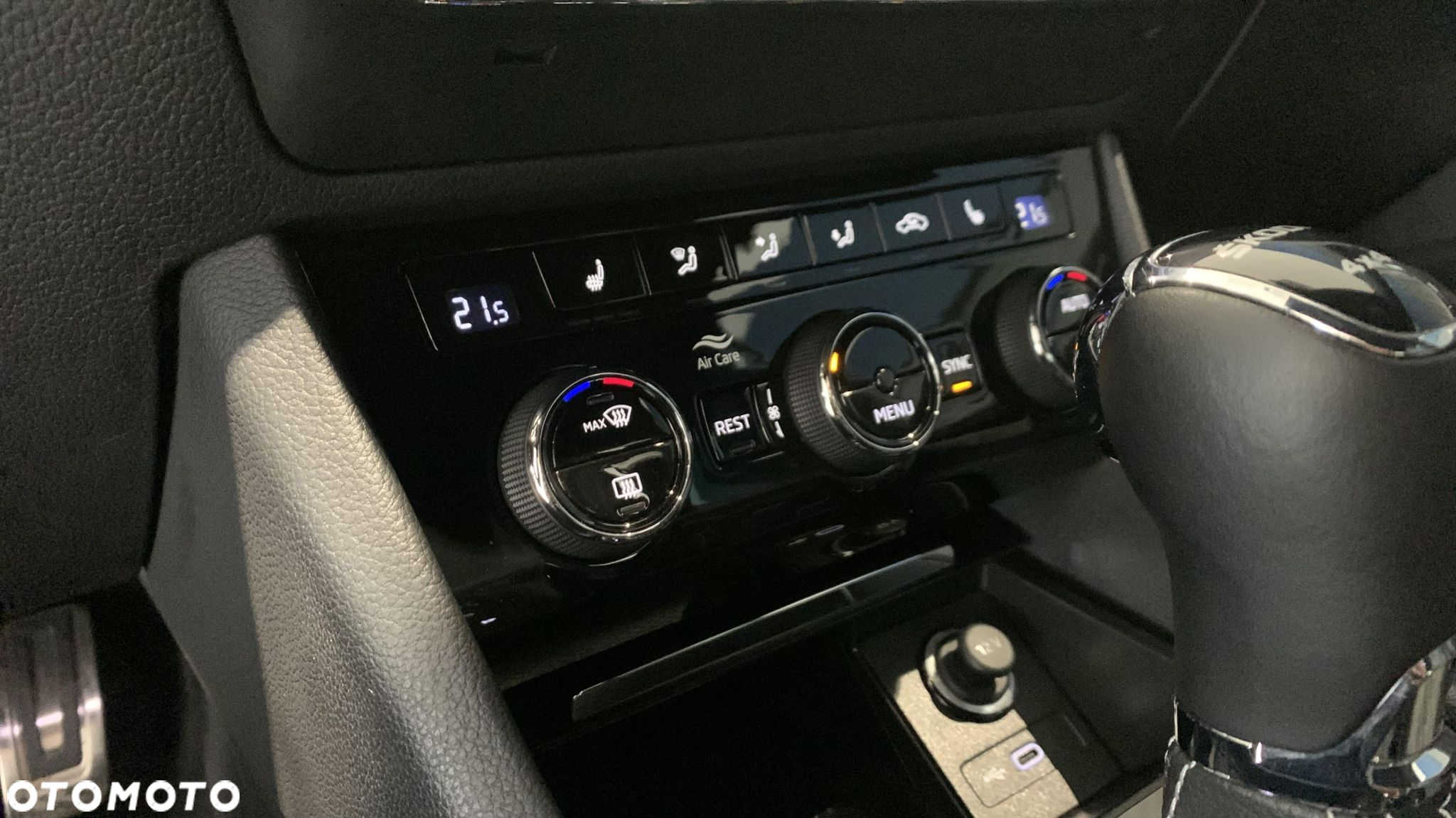 Skoda Superb 2.0 TDI SCR 4x4 Sportline DSG - 23