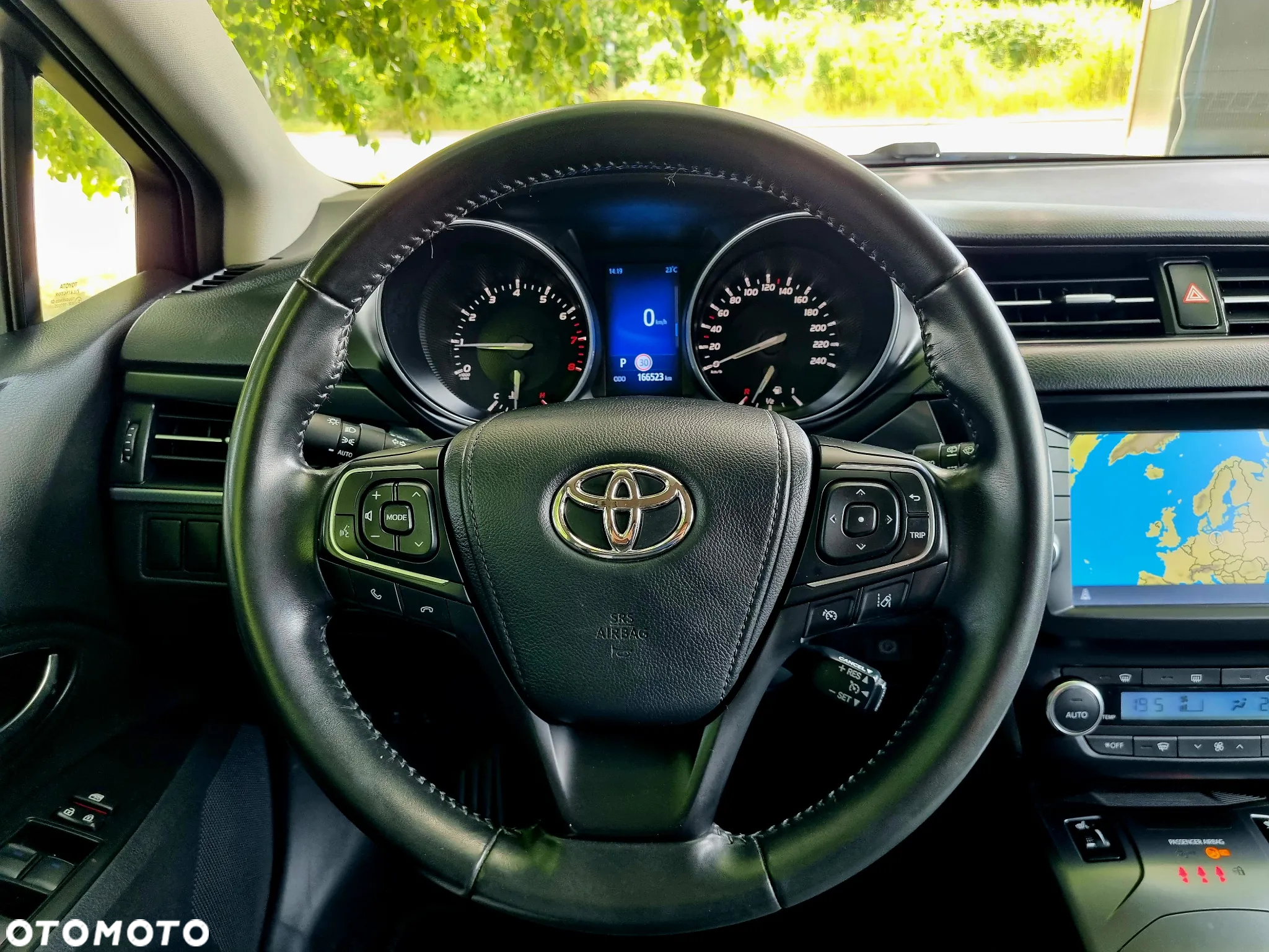 Toyota Avensis 1.8 Prestige MS - 16