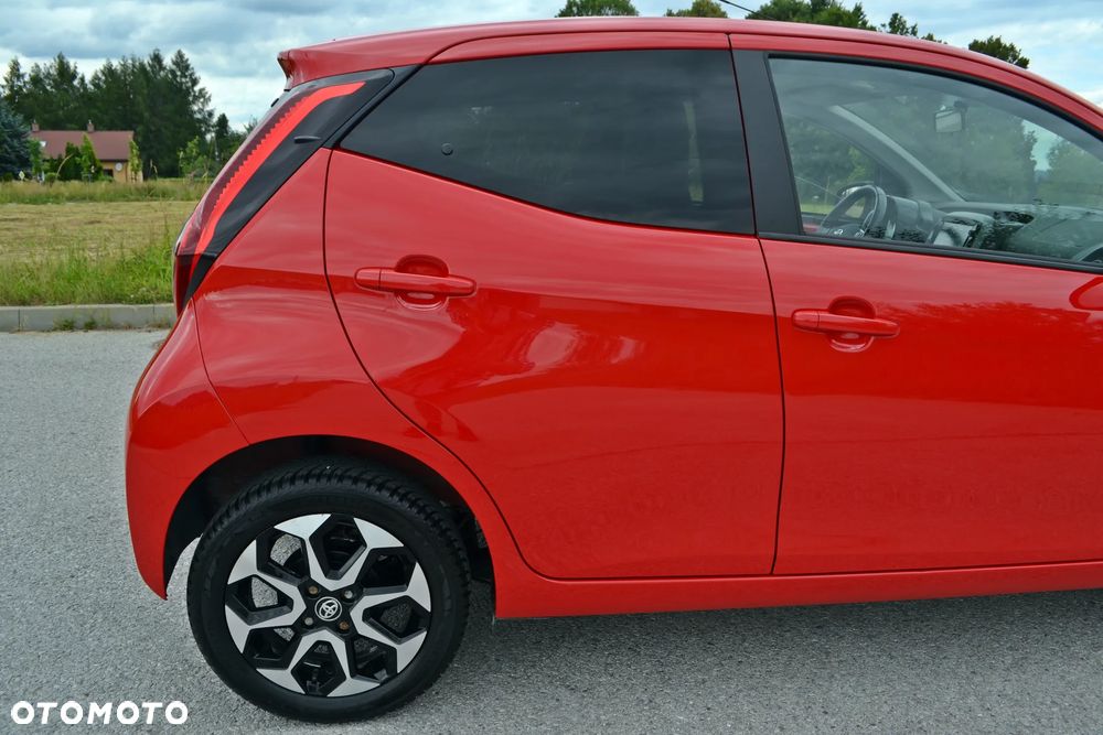 Toyota Aygo x.shift x-play connect - 12