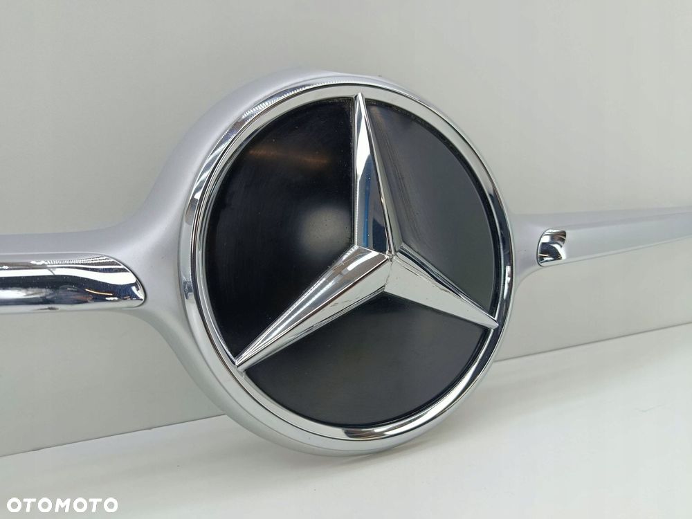 MERCEDES W206 EMBLEMAT ZNACZEK LISTWA GRILL A2068884100 - 5