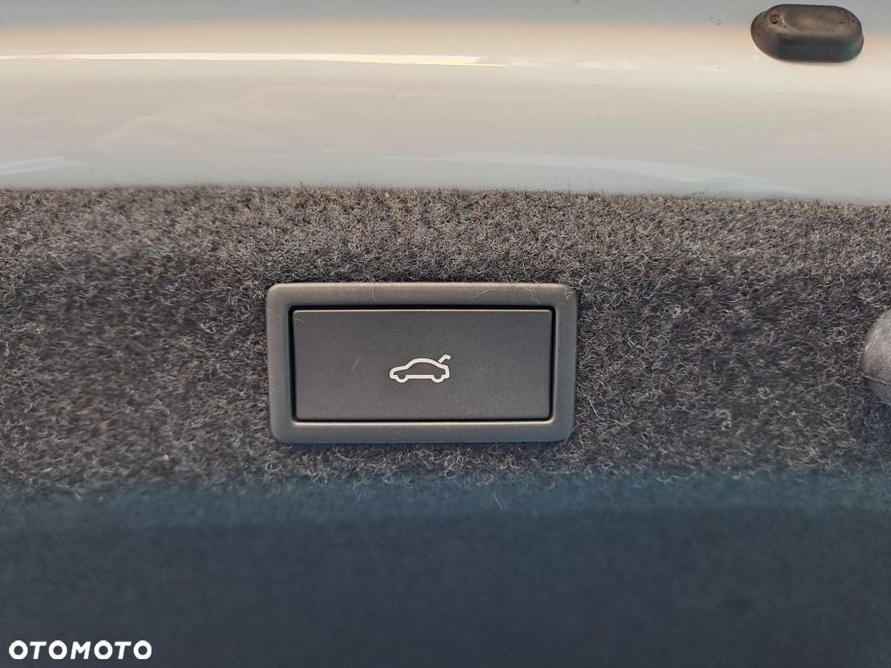 Skoda Octavia 2.0 TDI Edition 130 Selection DSG - 8