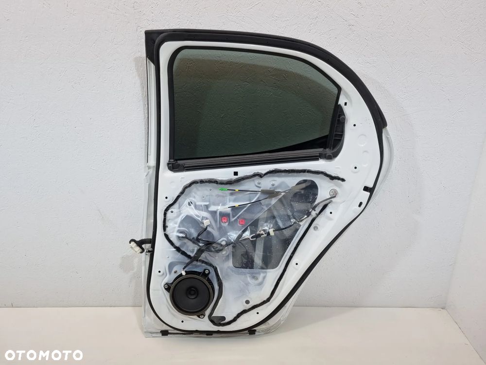 TOYOTA YARIS IV DRZWI PRAWE TYŁ KOLOR 040 DEMONTAŻ - 4