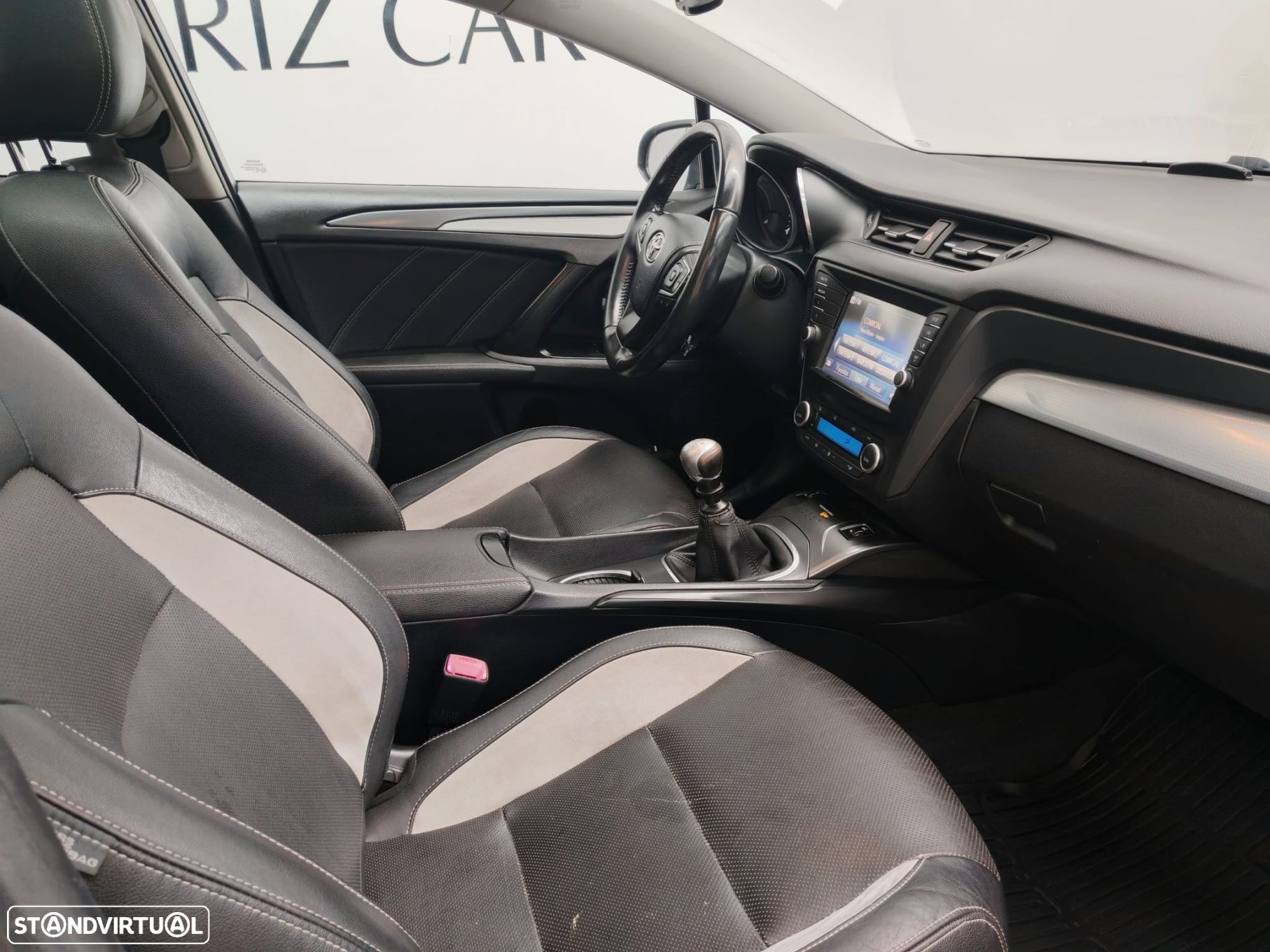 Toyota Avensis Touring Sports 1.6 D-4D Comfort - 12