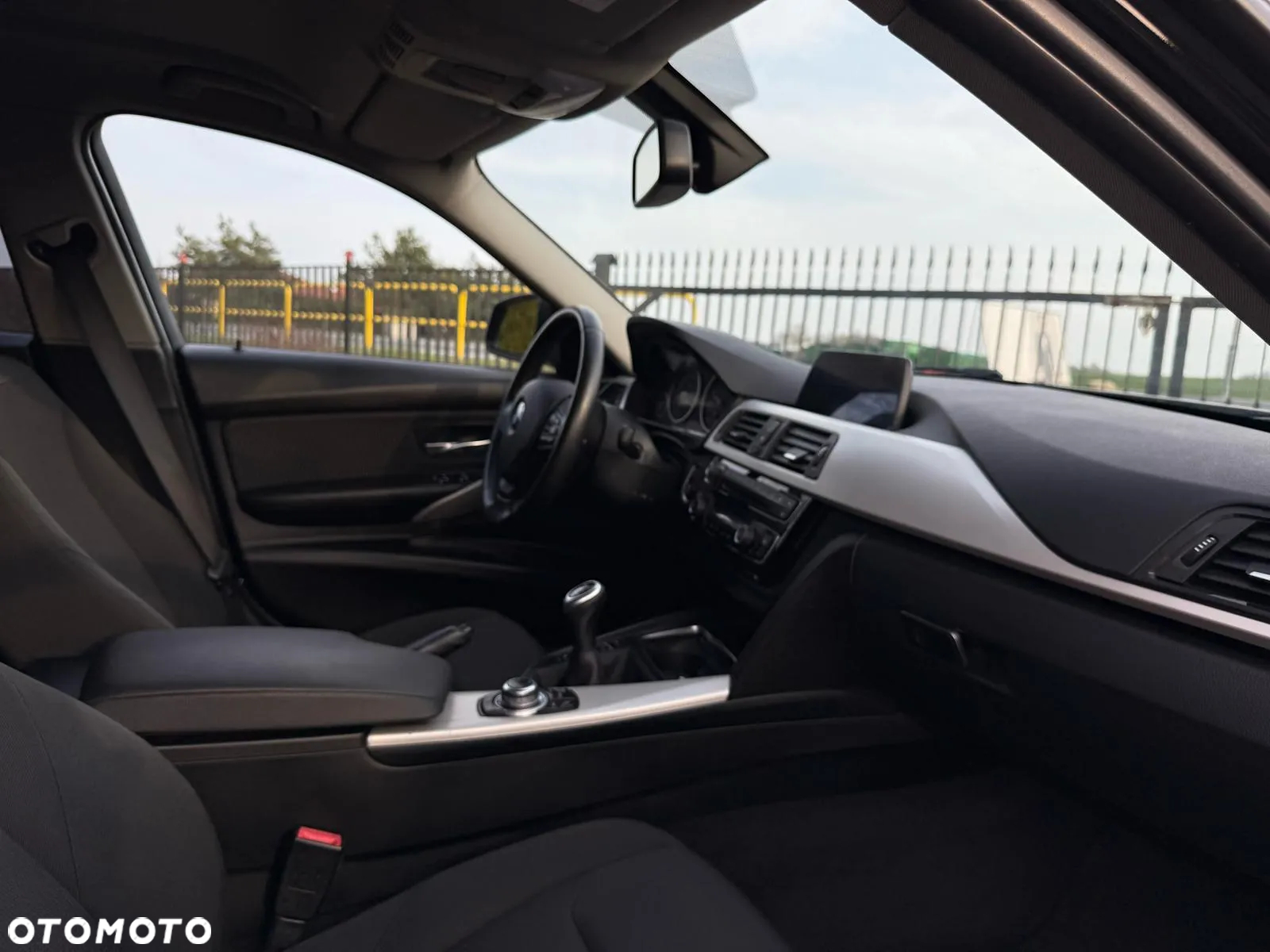 BMW Seria 3 320d Touring - 16