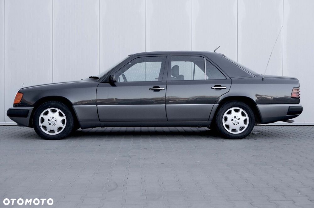 Mercedes-Benz W124 (1984-1993) - 13