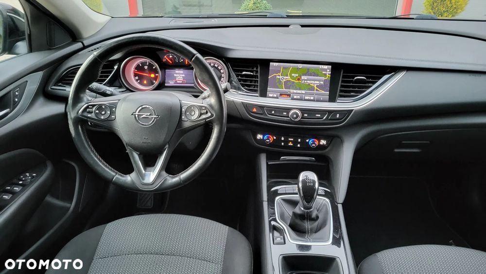 Opel Insignia - 8