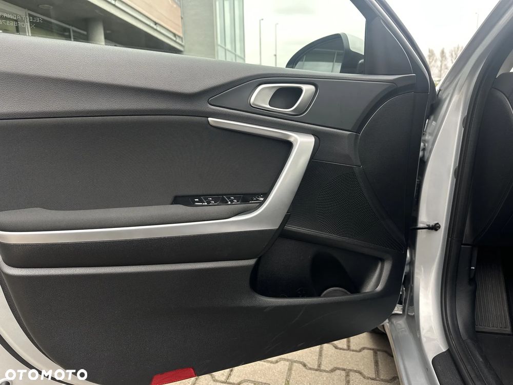 Kia Ceed 1.5 T-GDI M - 10