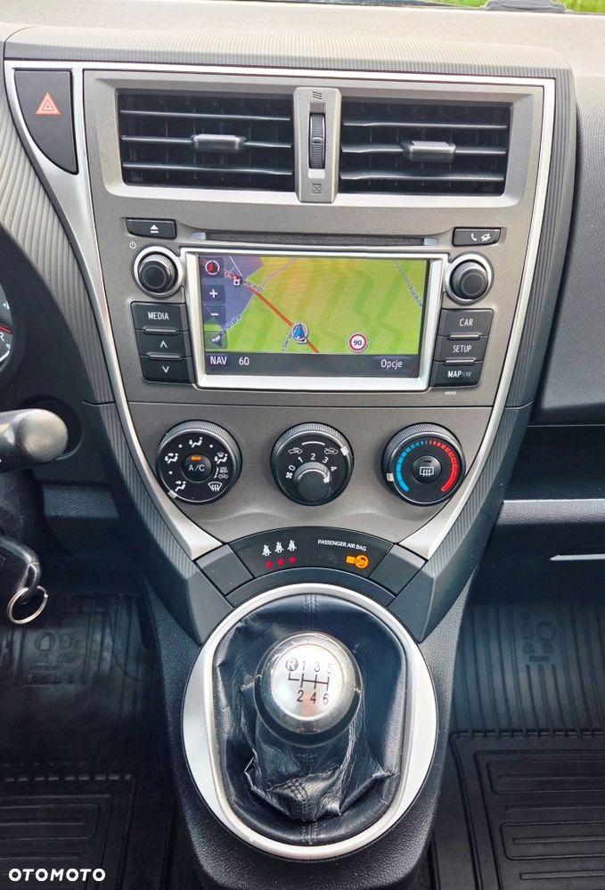 Toyota Verso S 1.33 Premium - 34
