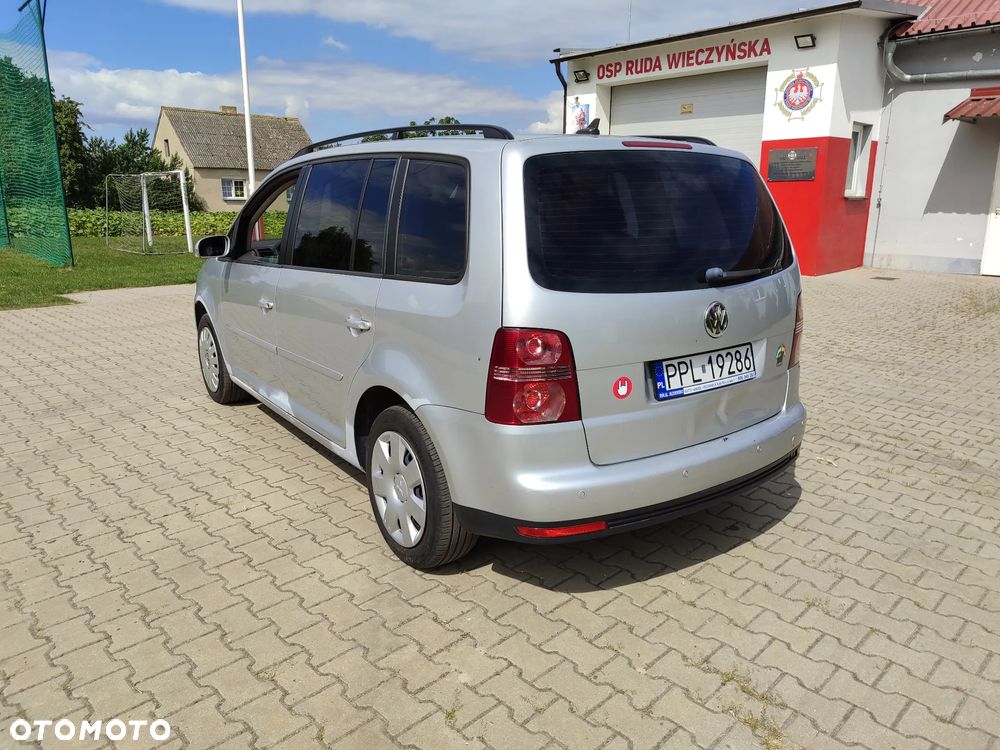 Volkswagen Touran - 22
