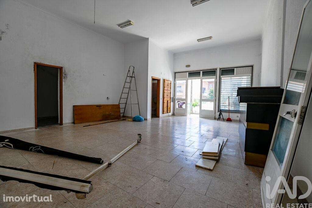 Loja / Estabelecimento Comercial T2 em Barcarena de 100,00 m2 - Grande imagem: 5/23