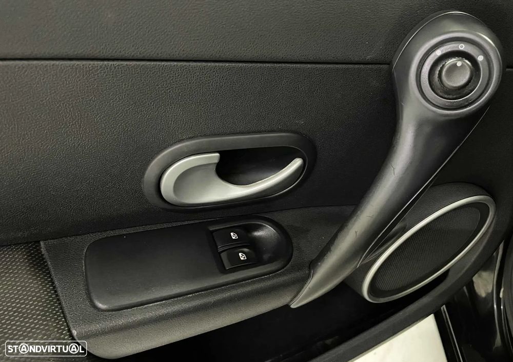 Renault Clio 1.2 16V Rip Curl - 24