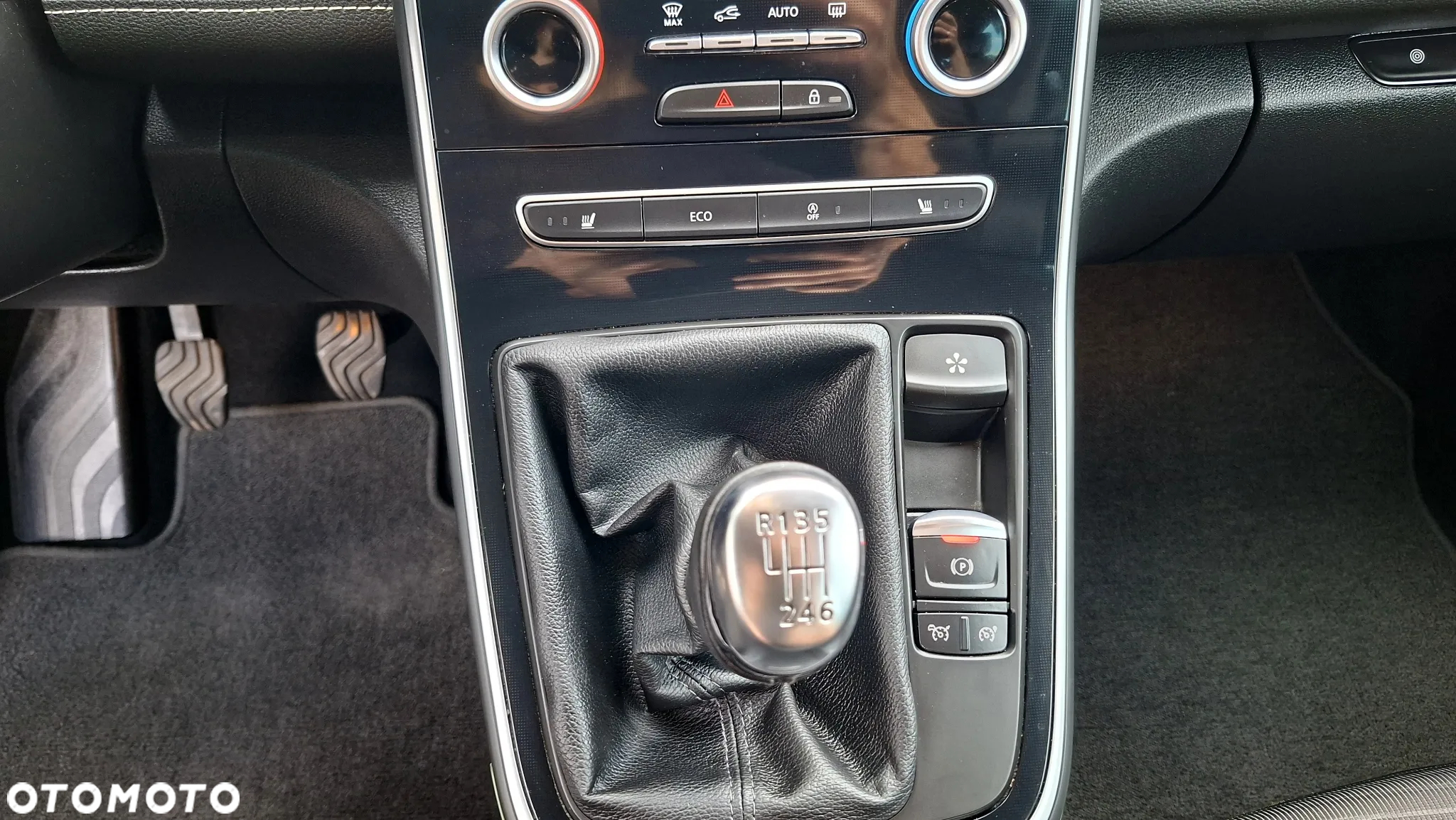 Renault Scenic ENERGY dCi 130 Euro 6 S&S Bose Edition - 37