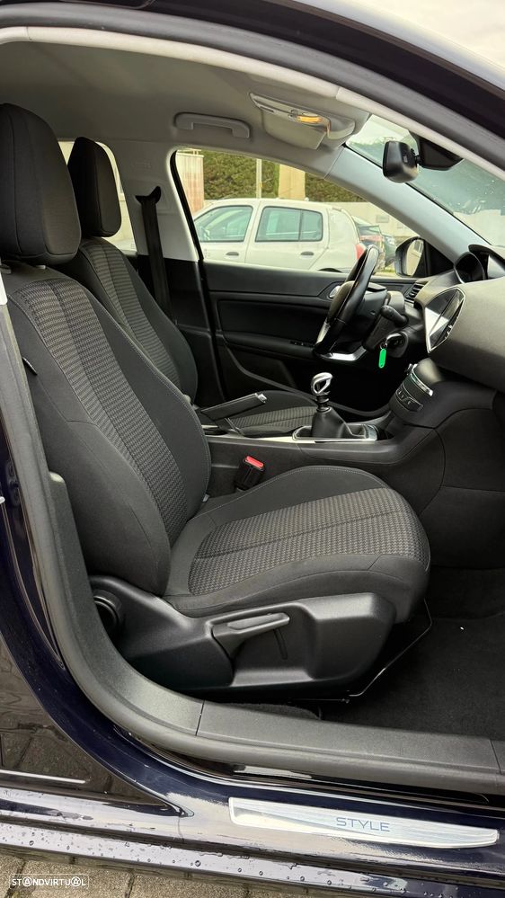 Peugeot 308 BlueHDi FAP 130 Stop & Start Style - 29