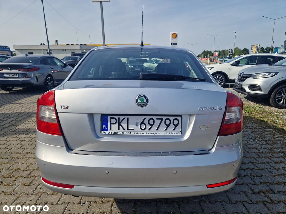 Skoda Octavia 2.0 TSI DSG RS - 7