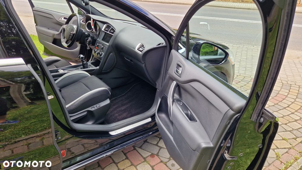 Citroën DS4 1.6 HDi SoChic - 13
