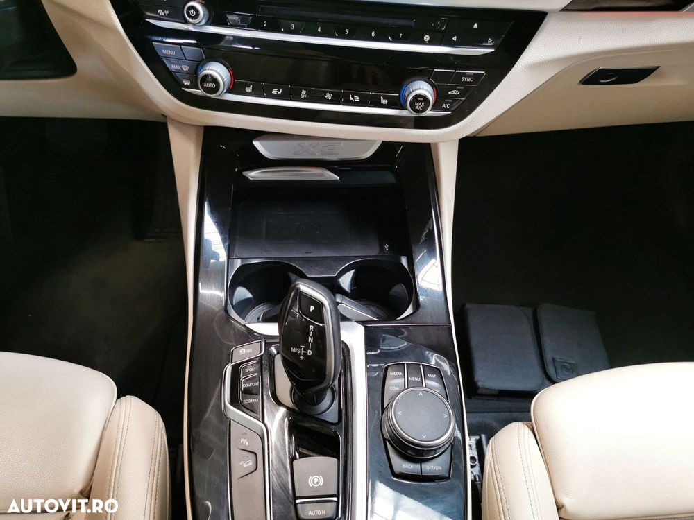 BMW X3 xDrive20i AT xLine - 12