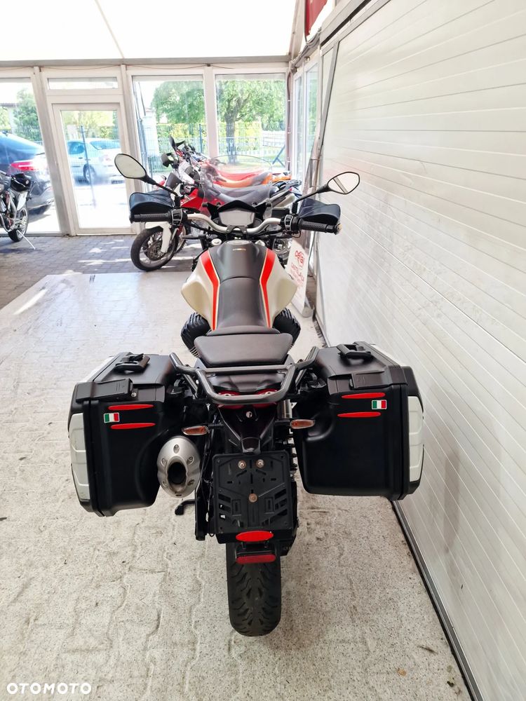 Moto Guzzi V85 - 17