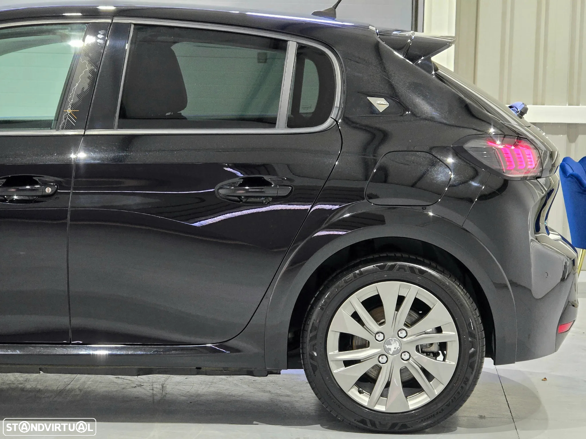 Peugeot e-208 50 kWh Allure - 18
