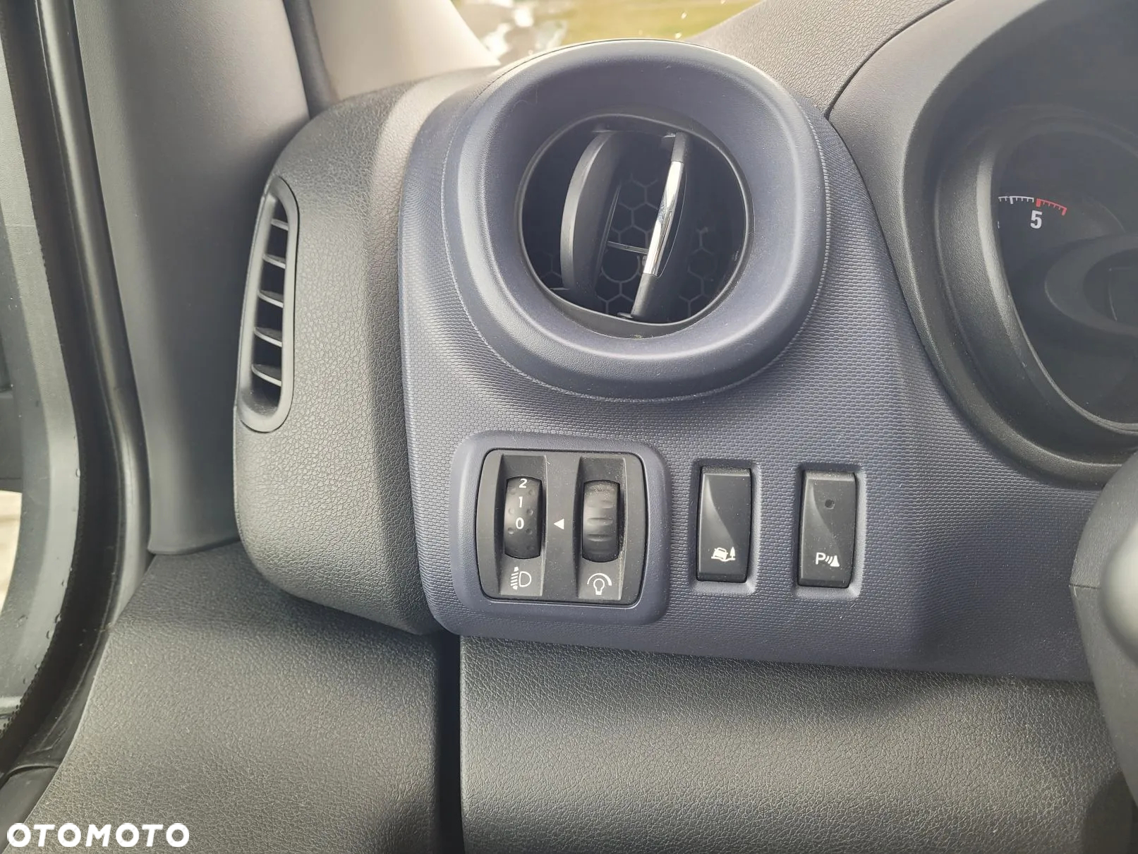 Opel Vivaro 3-osobowy Webasto Nawigacja super stan - 8