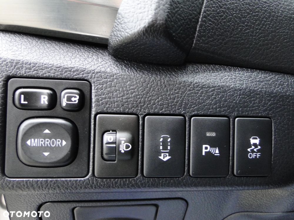 Toyota Auris 2.0 D-4D Prestige - 26