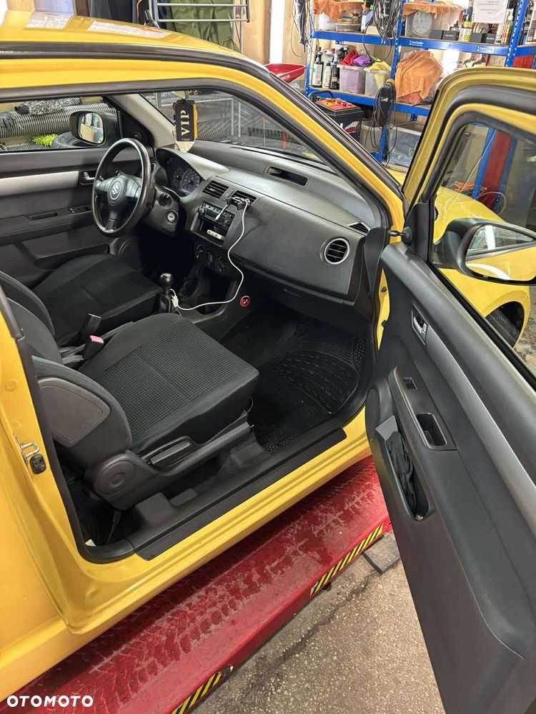 Suzuki Swift 1.3 Classic - 8