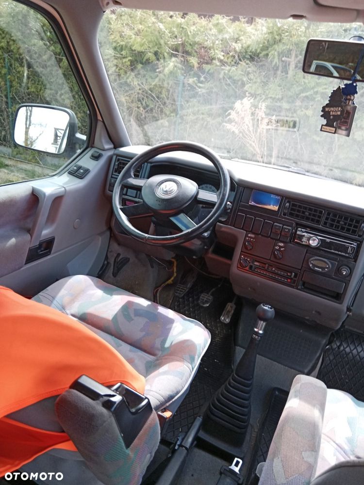 Volkswagen Multivan - 1