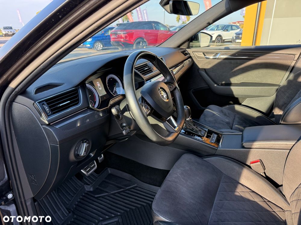 Skoda Superb 2.0 TDI Sportline DSG - 18
