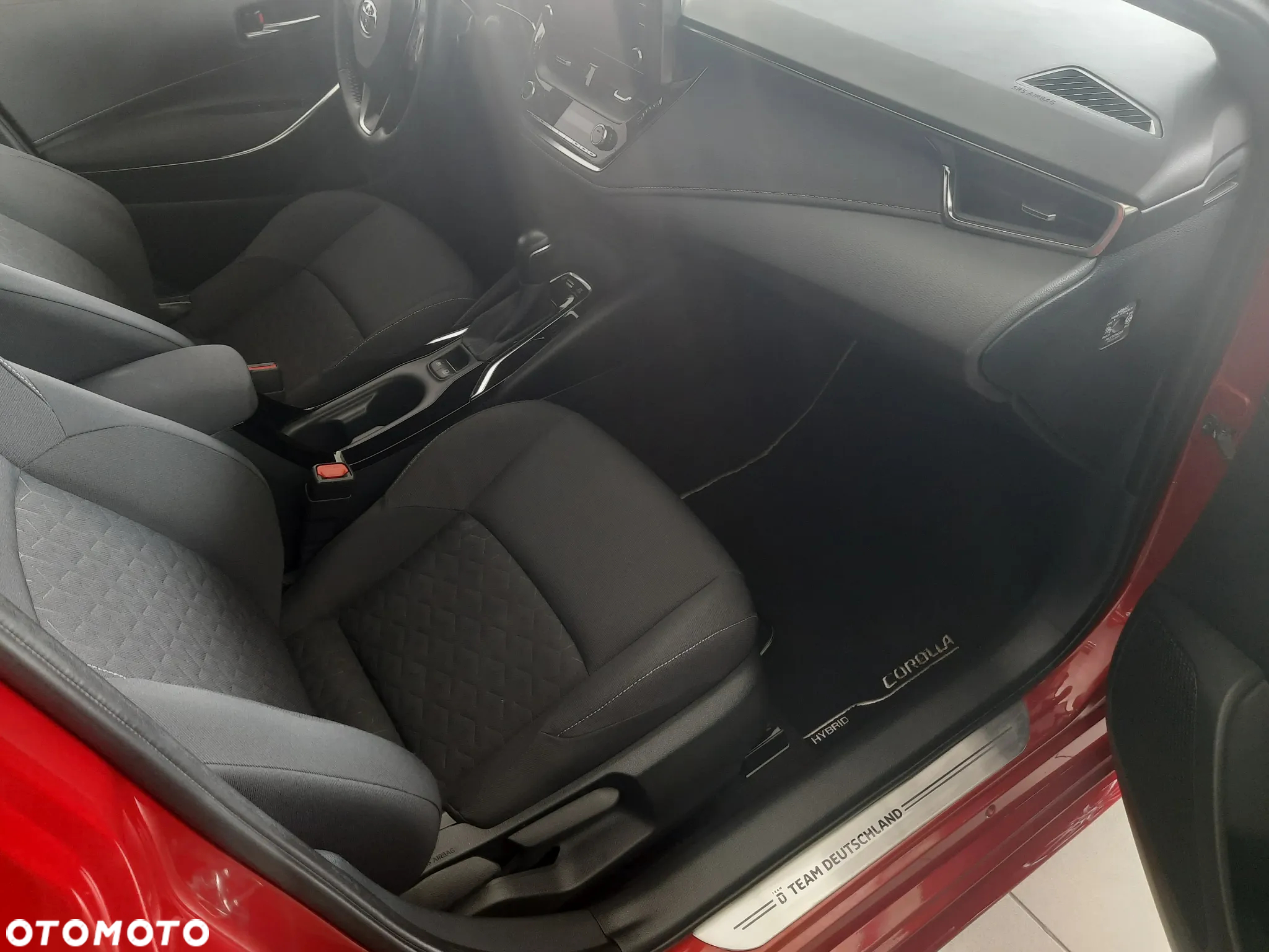 Toyota Corolla 2.0 Hybrid Touring Sports Team Deutschland - 16