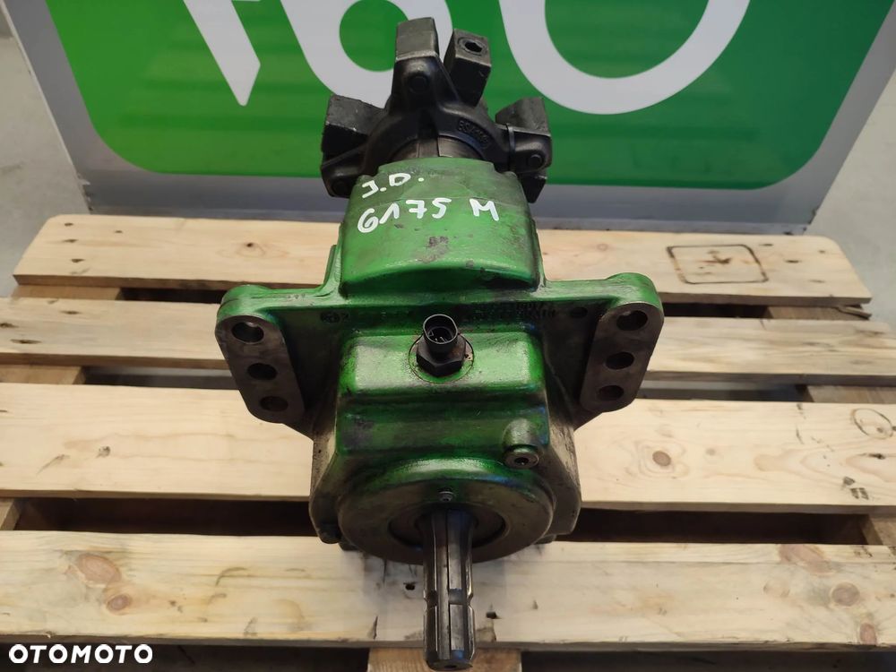 Przedni WOM John Deere 6175M (CE31768) - 2