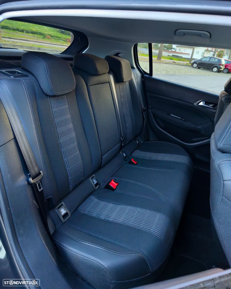 Peugeot 308 PureTech 110 Stop & Start Allure - 17