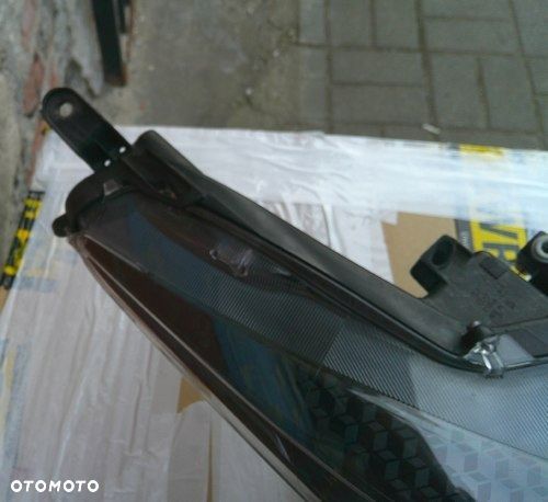 TOYOTA YARIS IV 4 SOCZEWKA PRAWA PRZEDNIA LAMPA ORYGINAŁ - 4