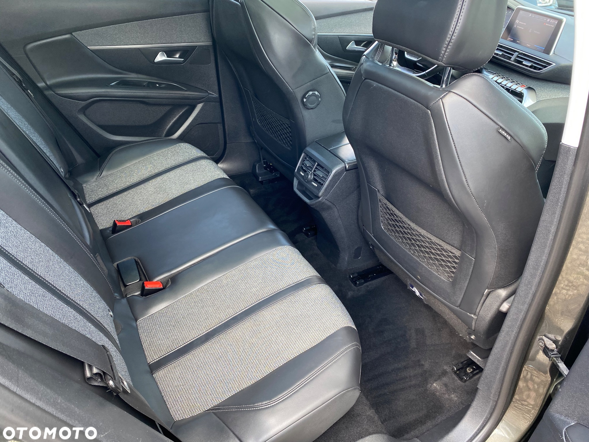 Peugeot 3008 1.6 PureTech GPF Allure S&S EAT8 - 5