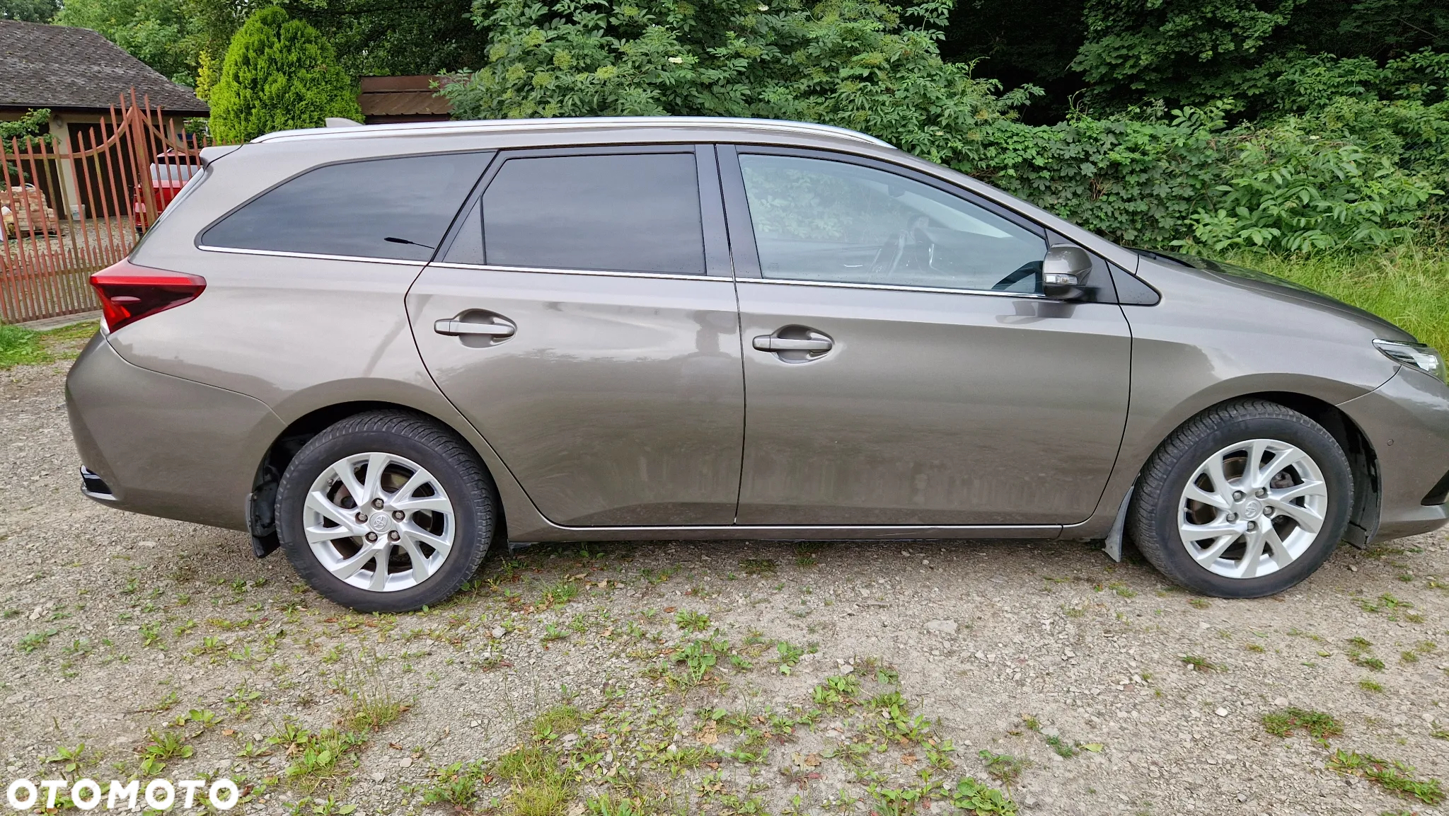 Toyota Auris 1.6 Premium - 8