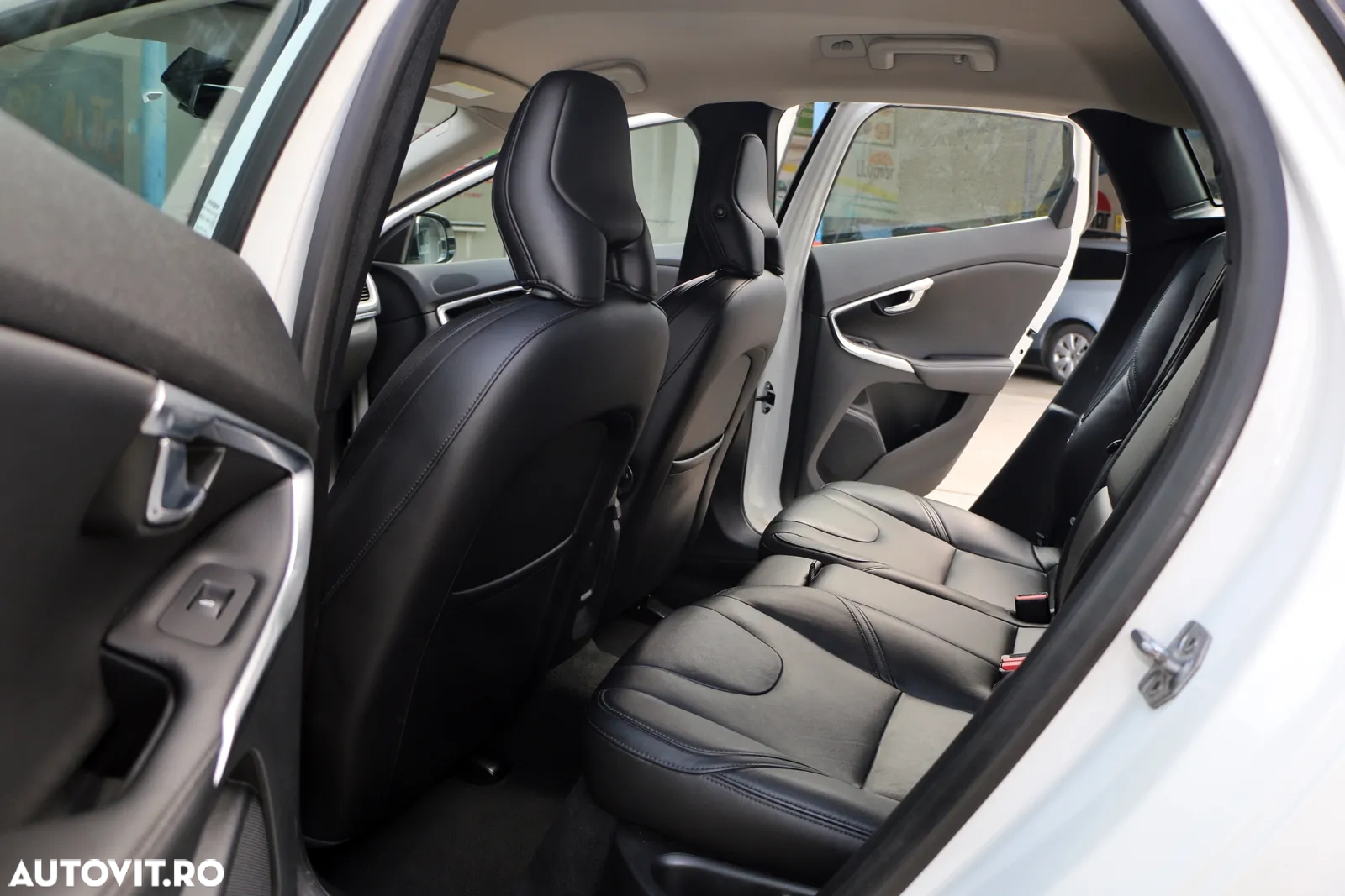 Volvo V40 D3 Geartronic Summum - 15
