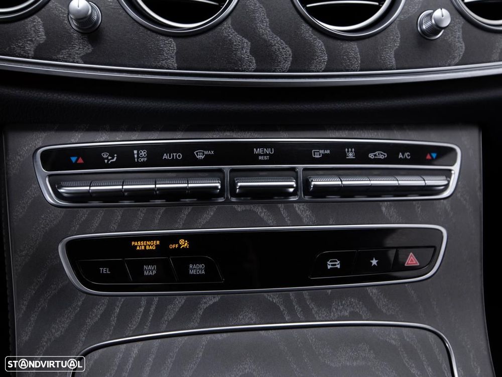 Mercedes-Benz E 300 de 4Matic 9G-TRONIC AMG Line - 25
